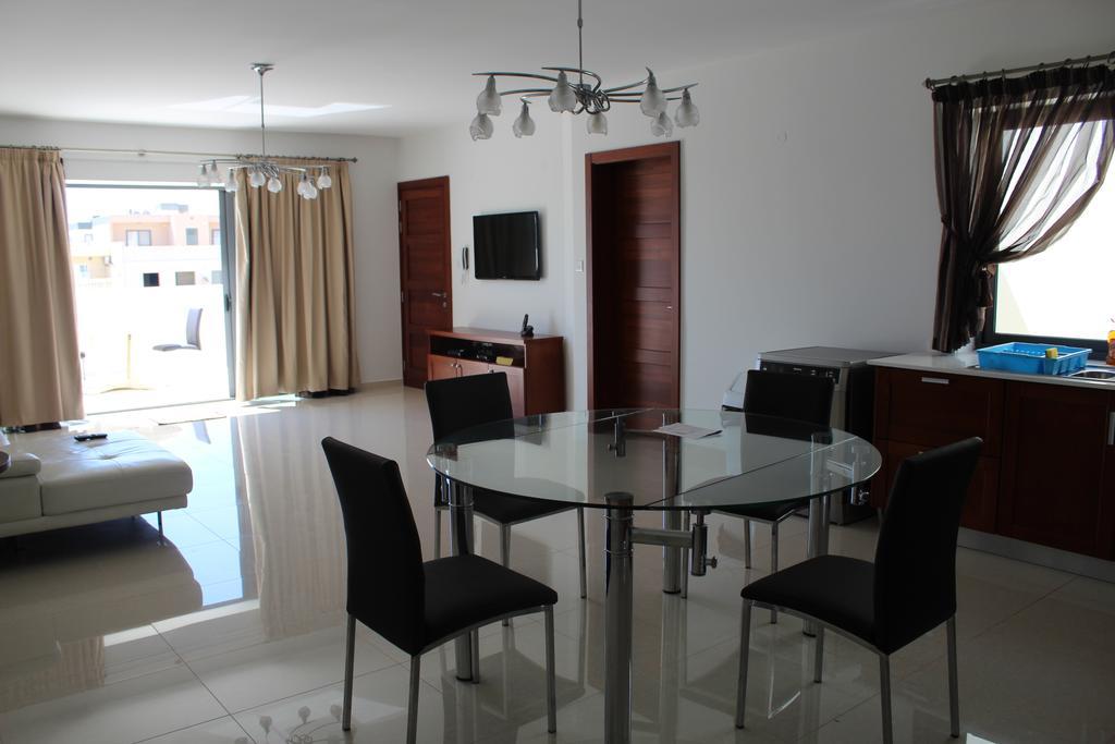 Aurora Apartment Mellieha Exterior photo
