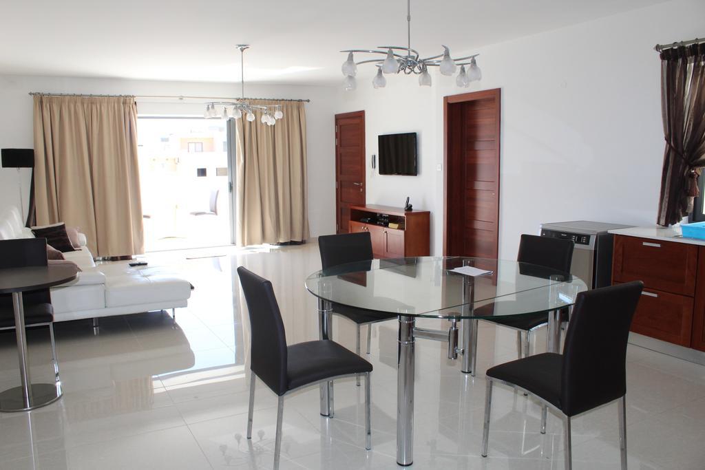 Aurora Apartment Mellieha Exterior photo