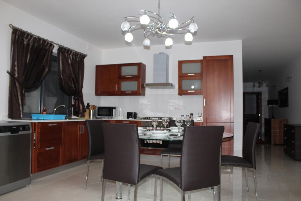 Aurora Apartment Mellieha Exterior photo